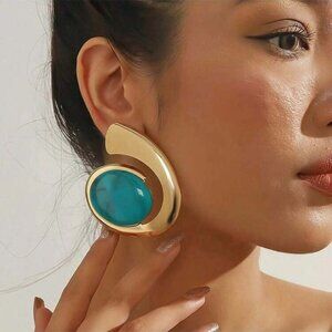 NEVER WORN TURQUOISE STONE STATEMENT EARRINGS